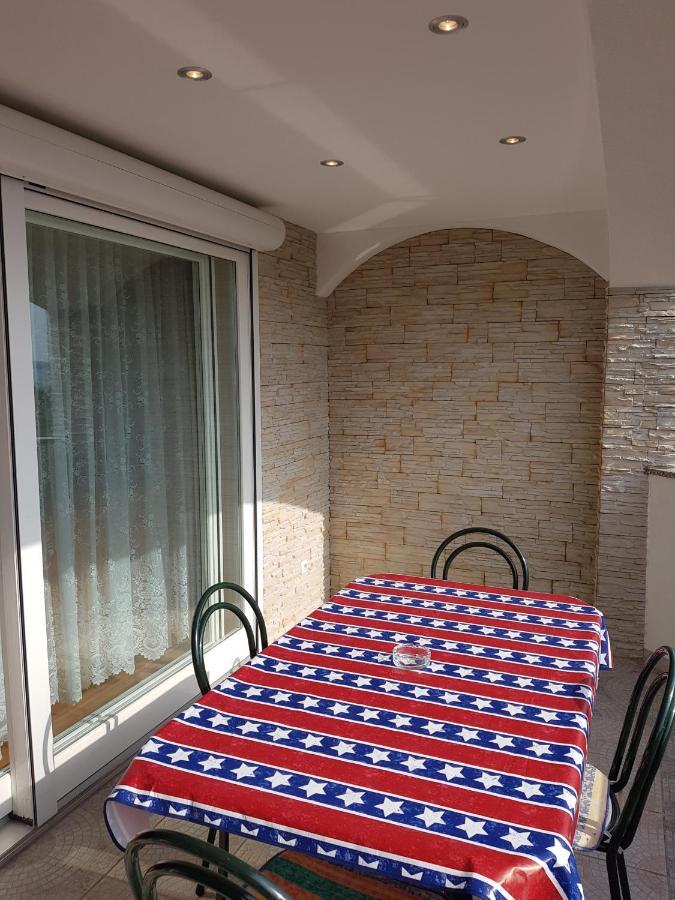 Apartmani Krajnovic 法扎纳 外观 照片
