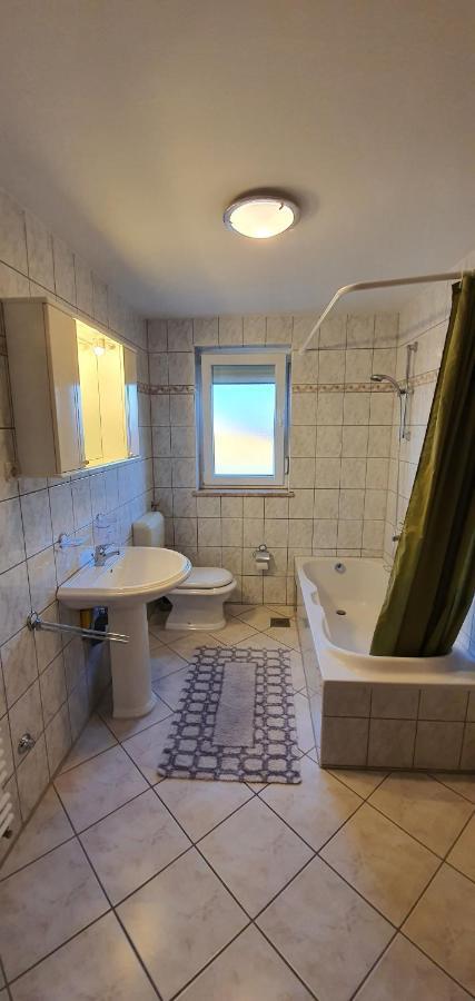 Apartmani Krajnovic 法扎纳 外观 照片