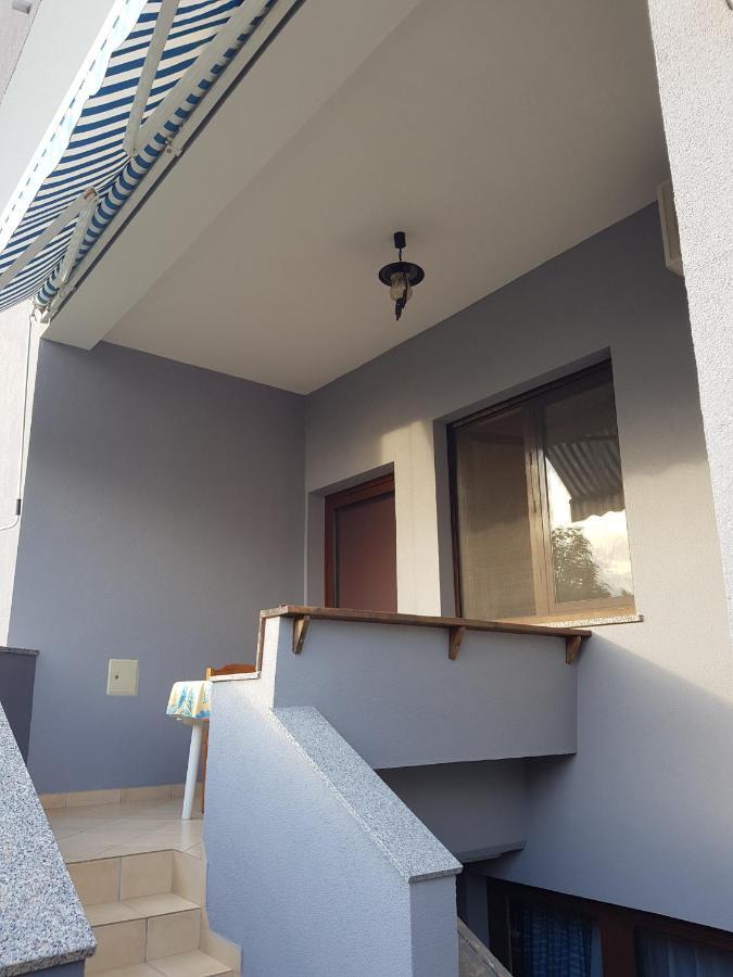 Apartmani Krajnovic 法扎纳 外观 照片