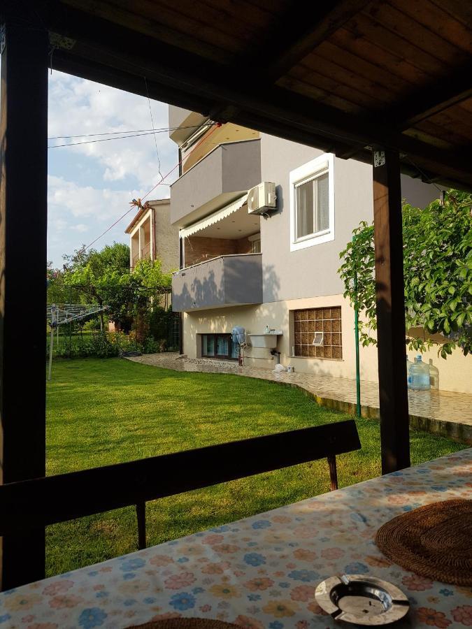 Apartmani Krajnovic 法扎纳 外观 照片