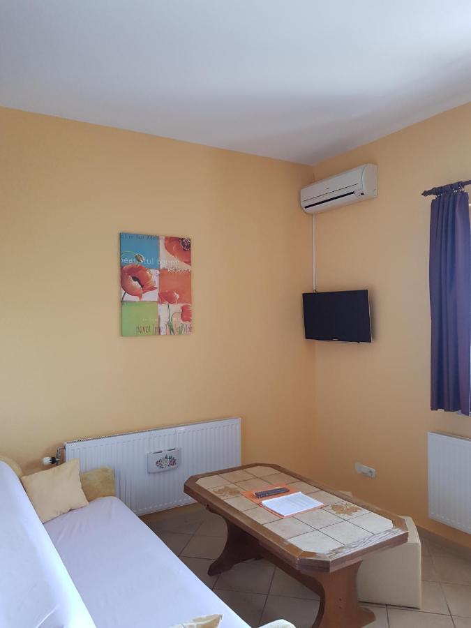Apartmani Krajnovic 法扎纳 外观 照片