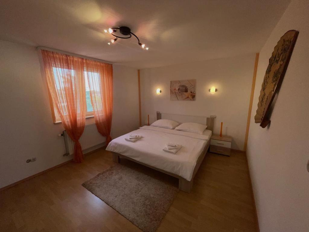 Apartmani Krajnovic 法扎纳 外观 照片