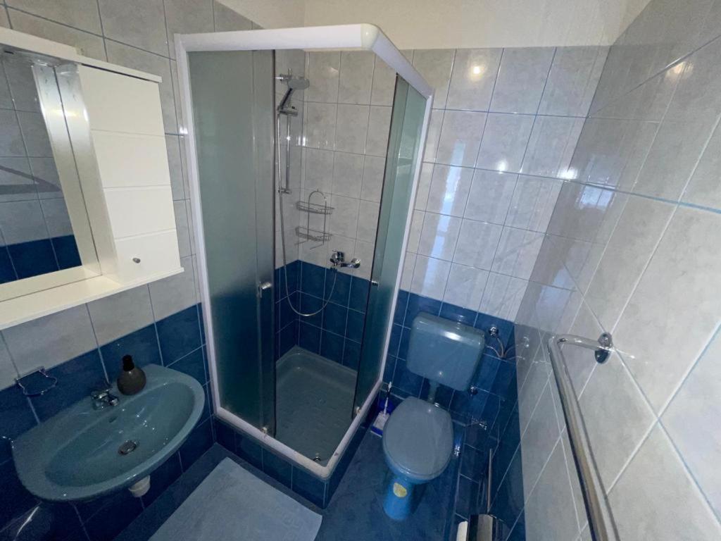Apartmani Krajnovic 法扎纳 外观 照片