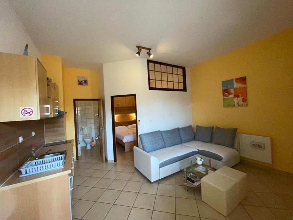 Apartmani Krajnovic 法扎纳 外观 照片