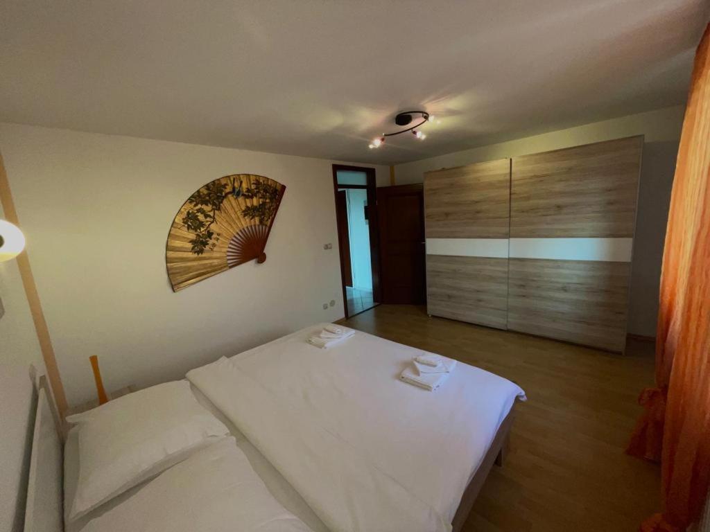 Apartmani Krajnovic 法扎纳 外观 照片