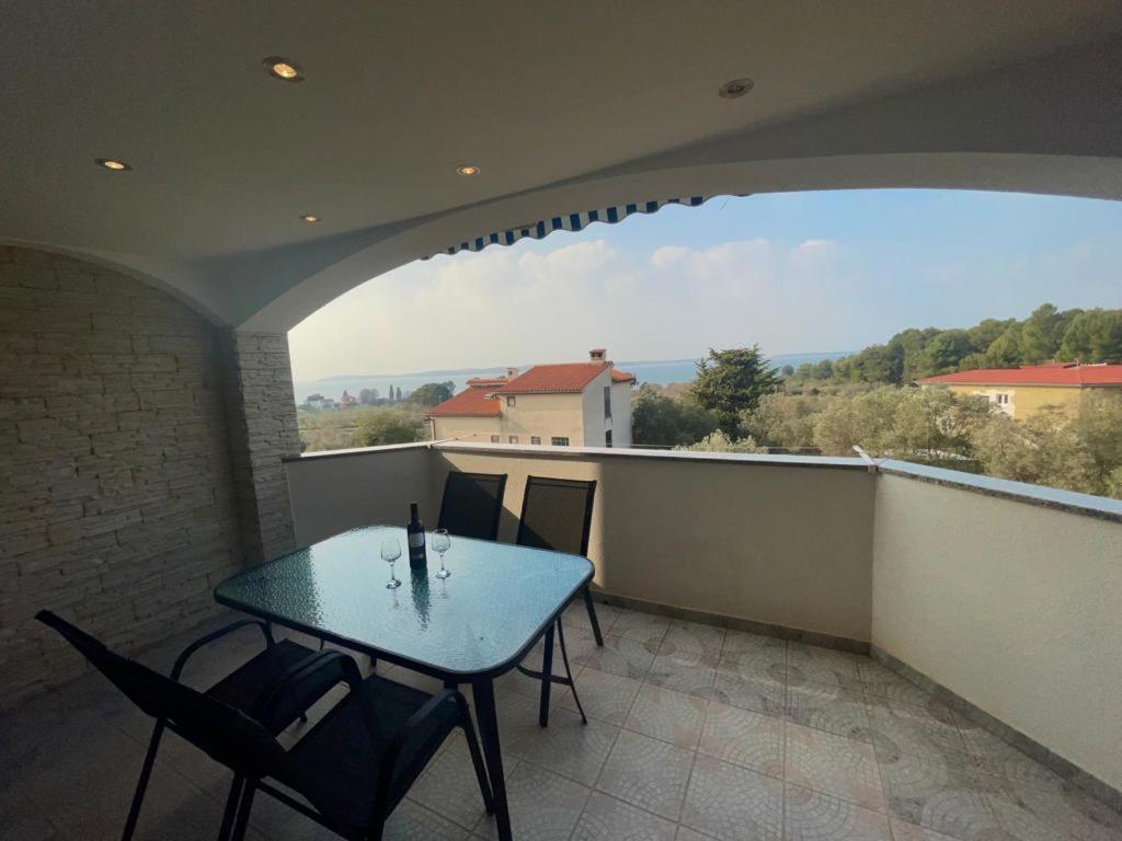 Apartmani Krajnovic 法扎纳 外观 照片