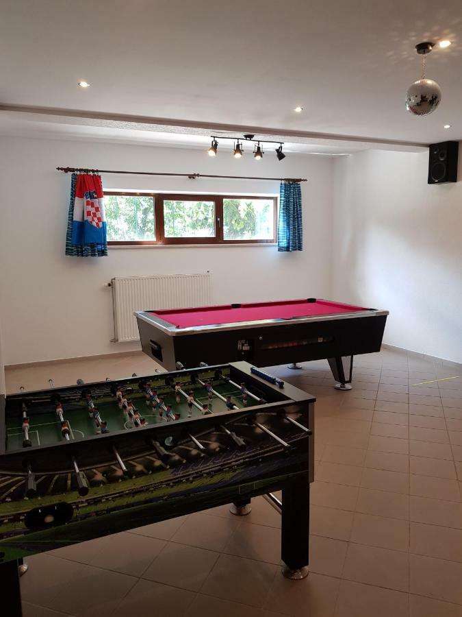 Apartmani Krajnovic 法扎纳 外观 照片