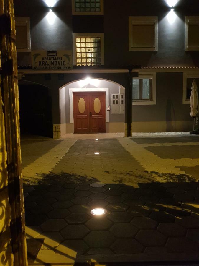 Apartmani Krajnovic 法扎纳 外观 照片