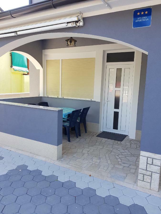 Apartmani Krajnovic 法扎纳 外观 照片