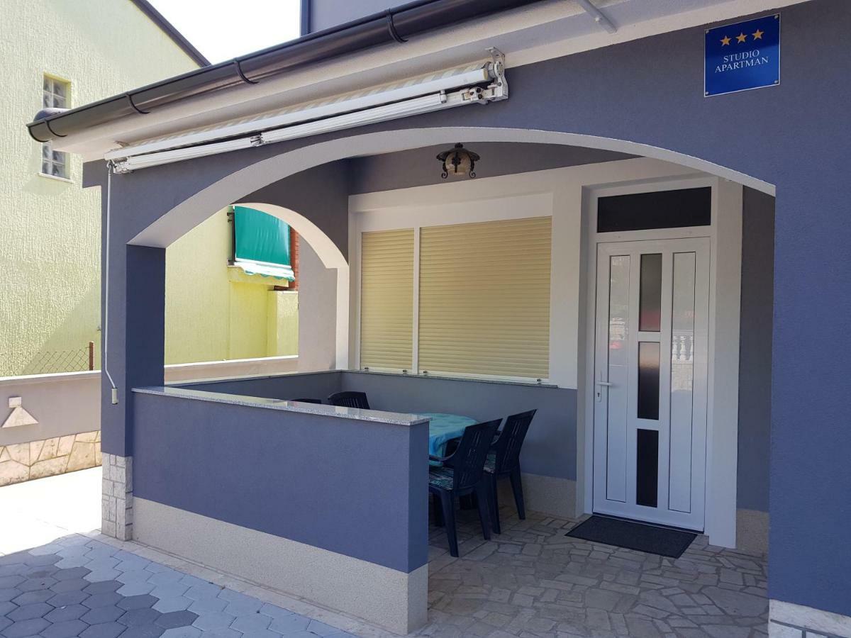 Apartmani Krajnovic 法扎纳 外观 照片